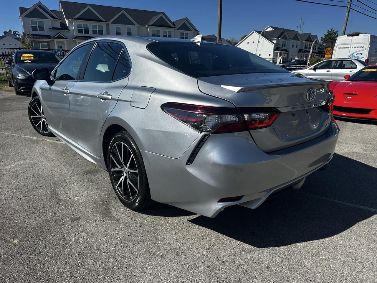 Toyota Camry SE 2021