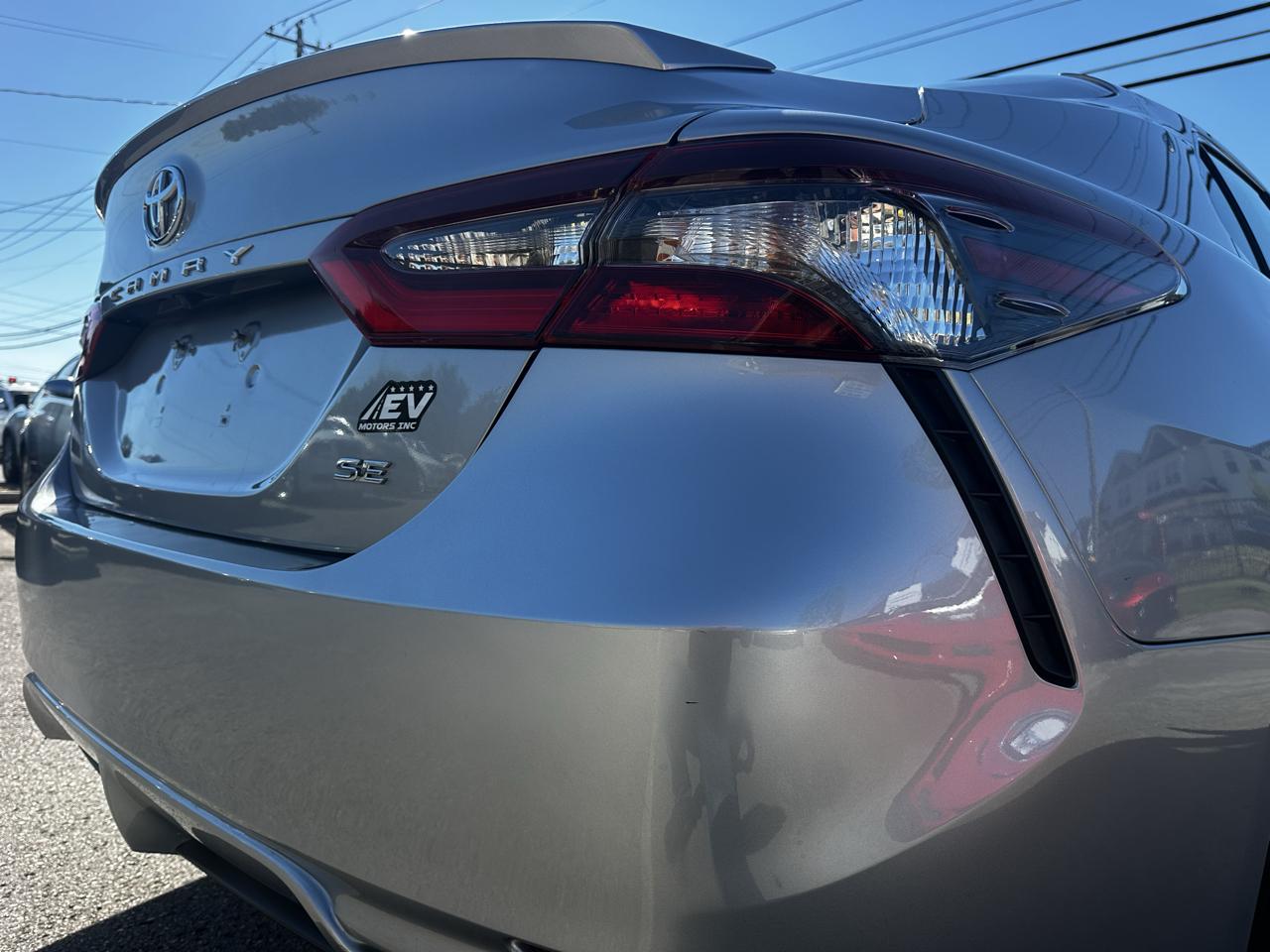 Toyota Camry SE 2021