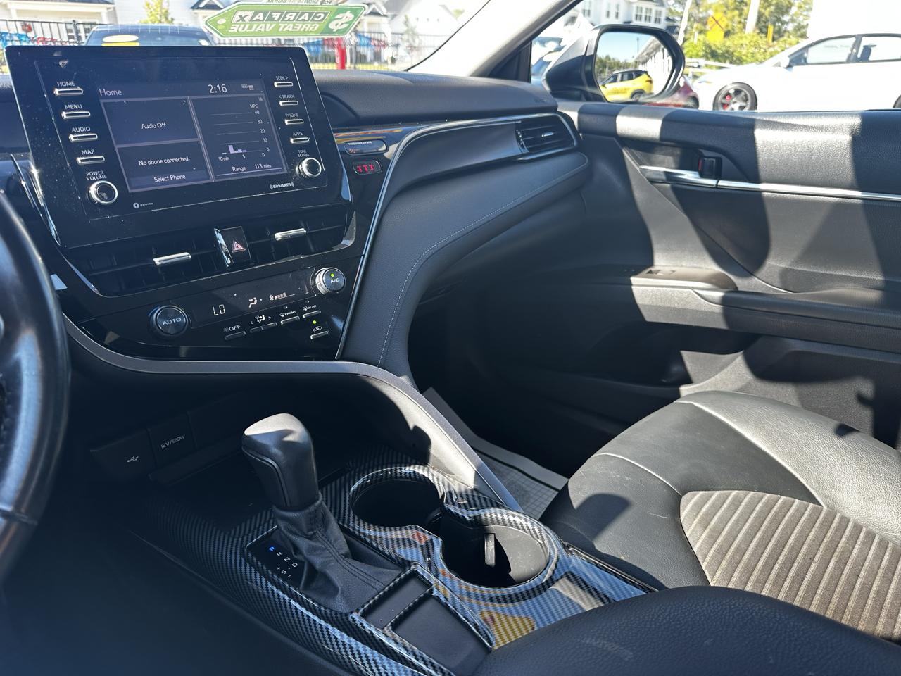 Toyota Camry SE 2021