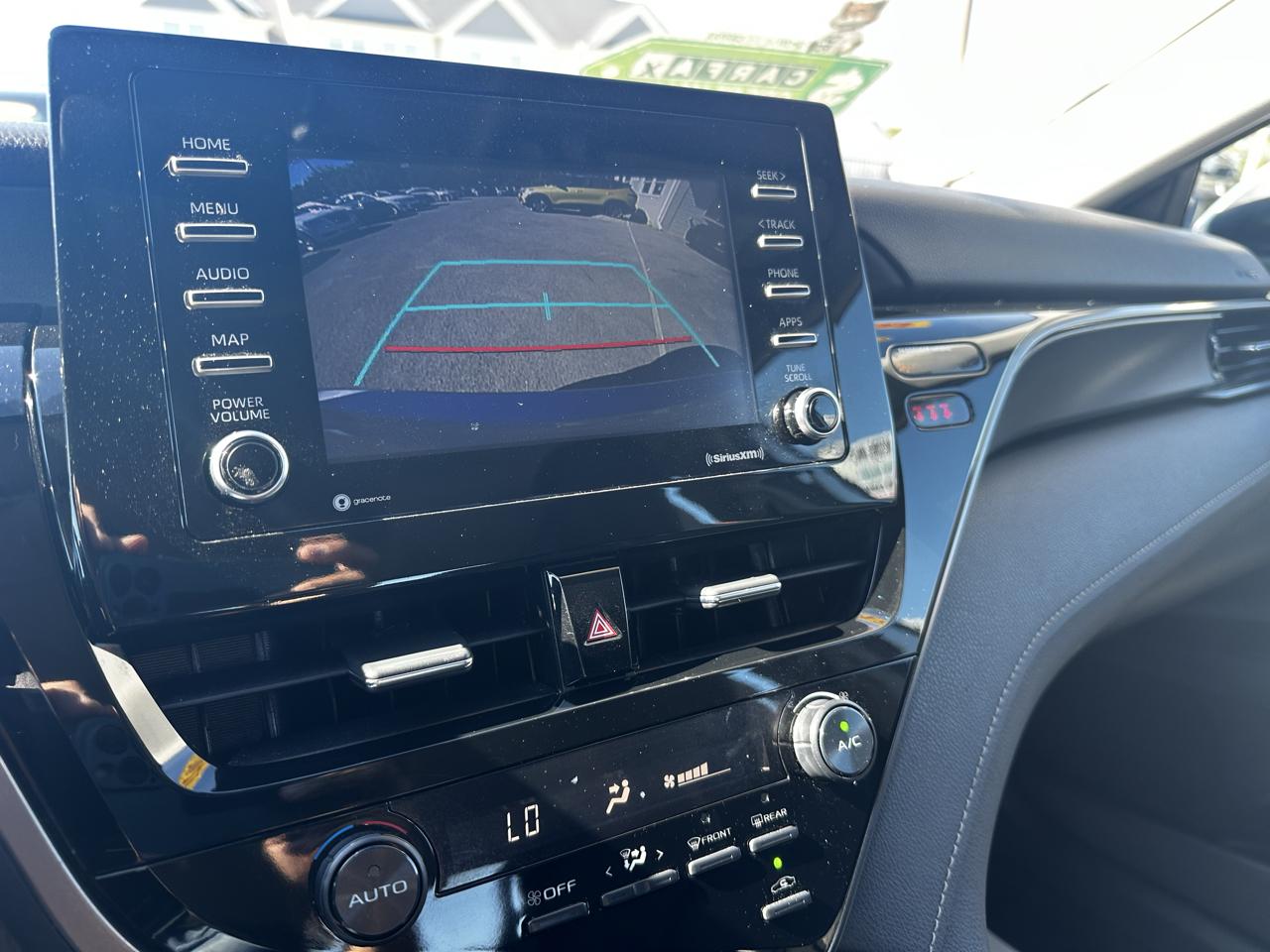 Toyota Camry SE 2021
