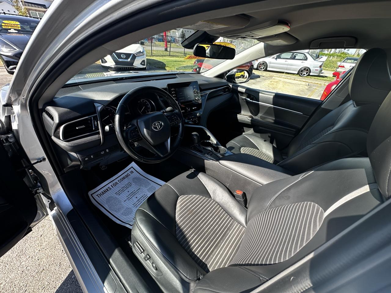 Toyota Camry SE 2021