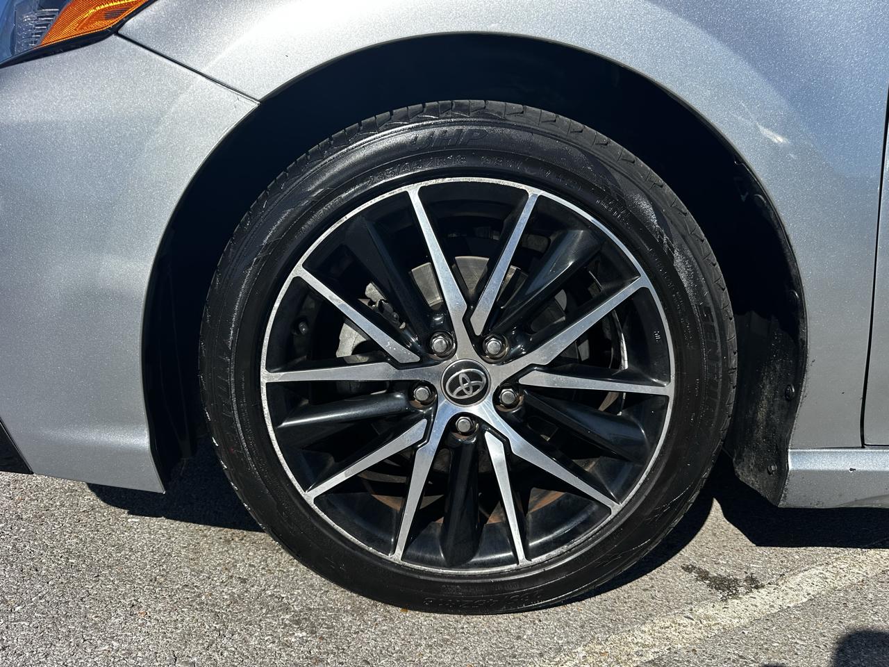 Toyota Camry SE 2021