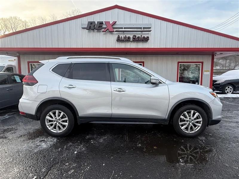 2018 Nissan Rogue SV Sport Utility 4D