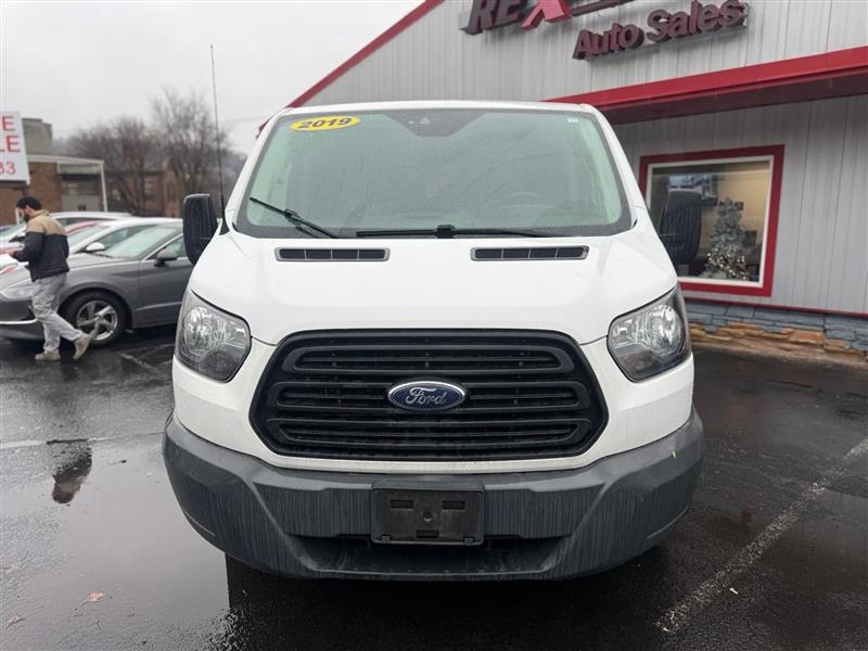 2019 Ford Transit Base's photo