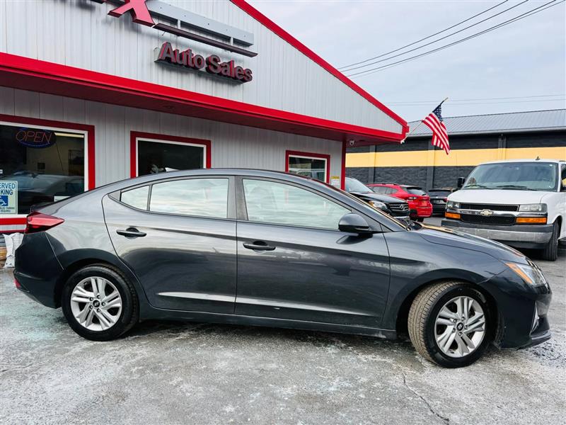 Hyundai Elantra  2020