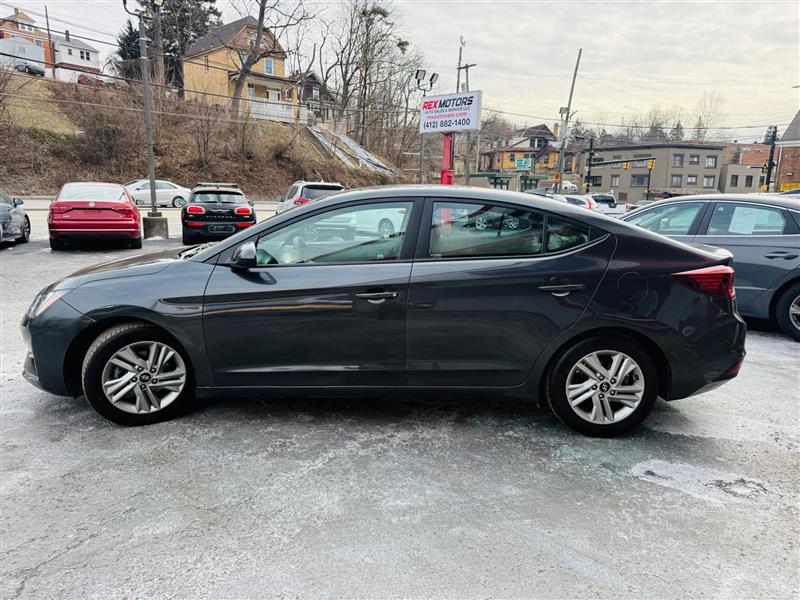 Hyundai Elantra  2020