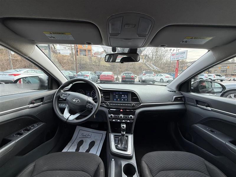 Hyundai Elantra  2020