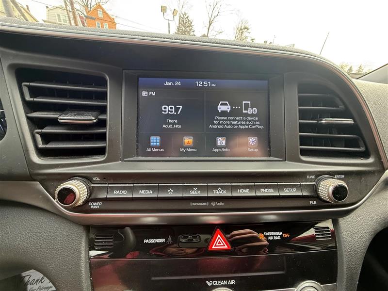 Hyundai Elantra  2020