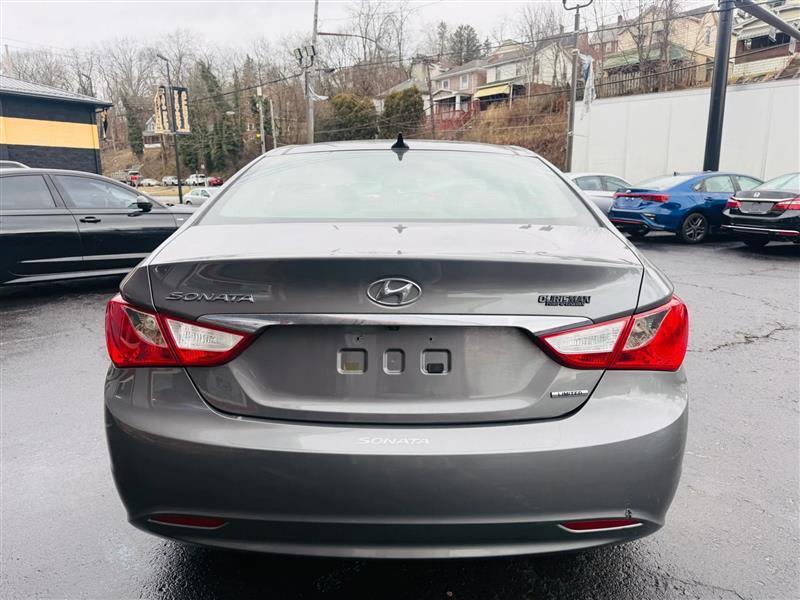 Hyundai Sonata  2012