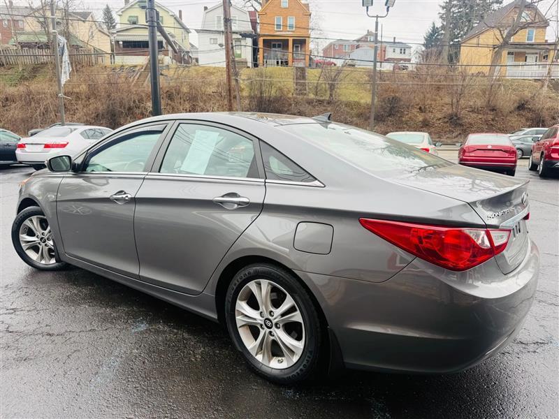 Hyundai Sonata  2012