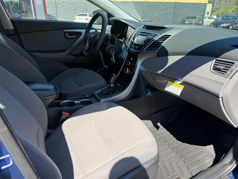 Hyundai Elantra  2016