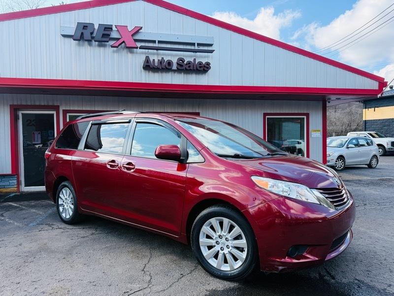 2015 Toyota Sienna LE Minivan 4D