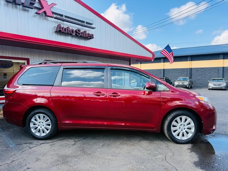 2015 Toyota Sienna LE
