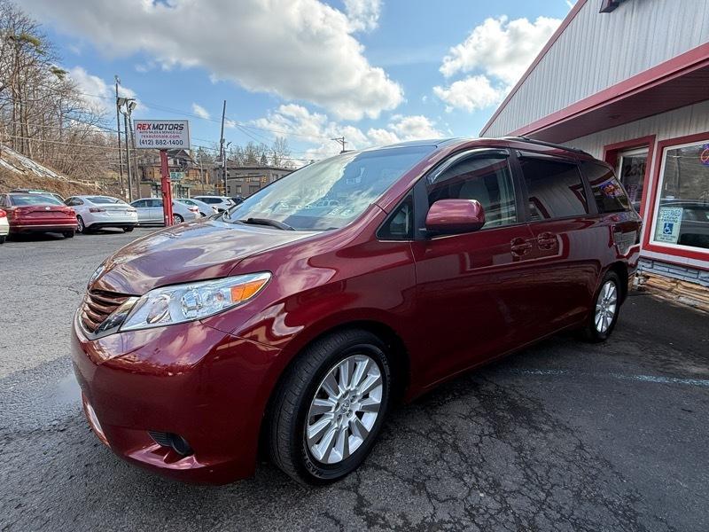 Toyota Sienna  2015