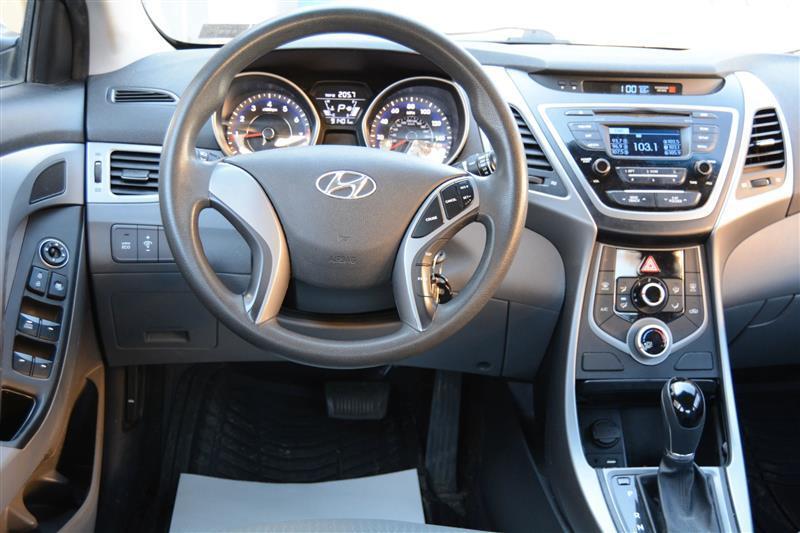 Hyundai Elantra  2016