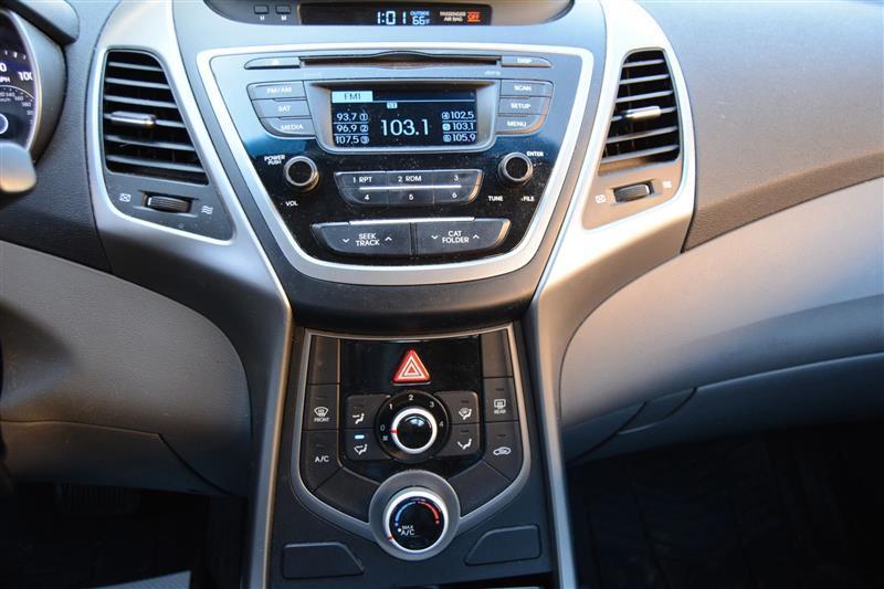 Hyundai Elantra  2016