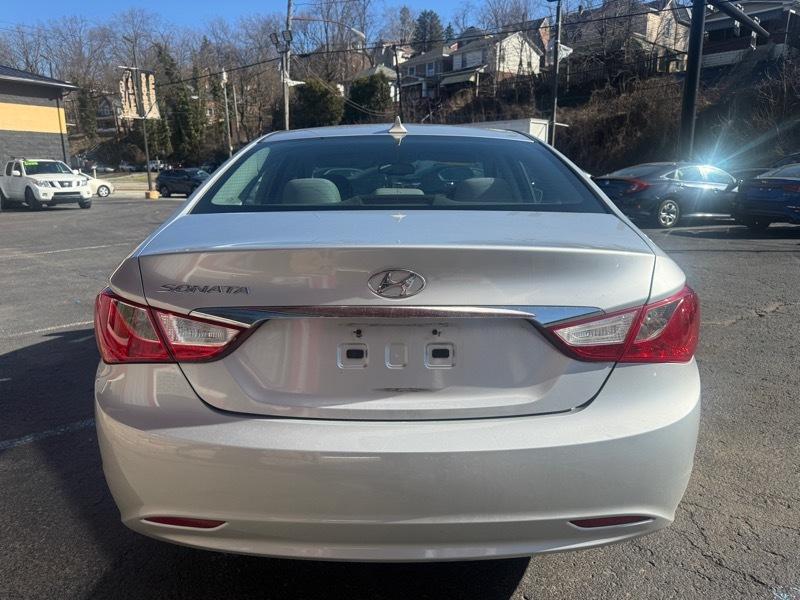 Hyundai Sonata  2013