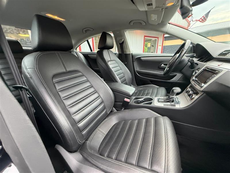 Volkswagen CC  2011