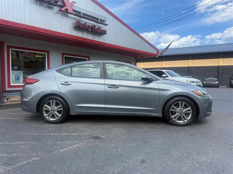 Hyundai Elantra  2018