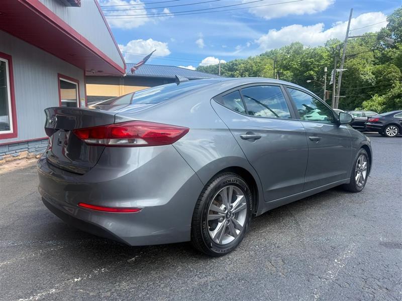 Hyundai Elantra  2018