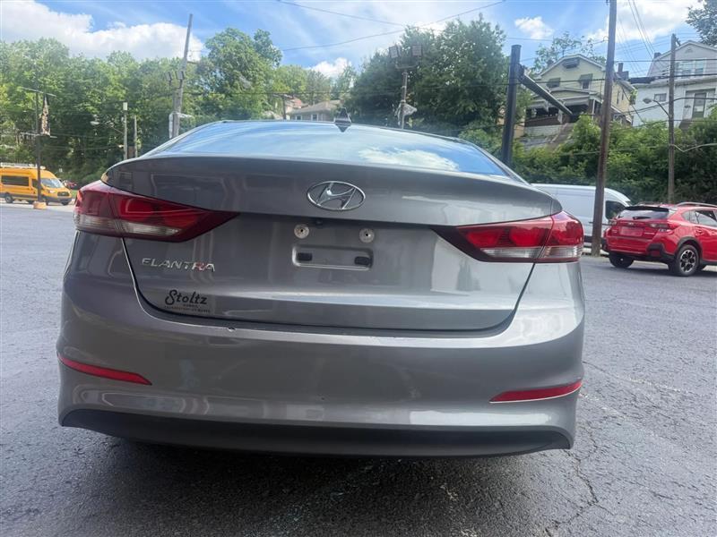 Hyundai Elantra  2018
