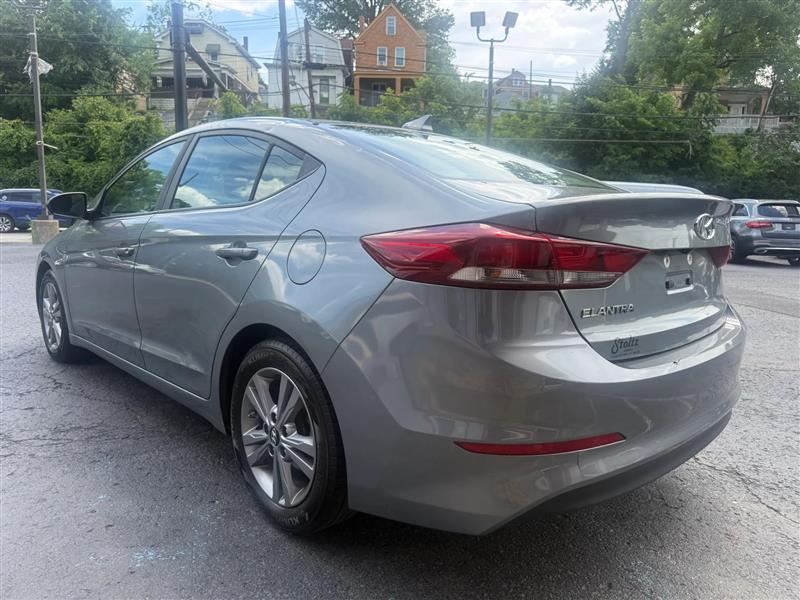 Hyundai Elantra  2018
