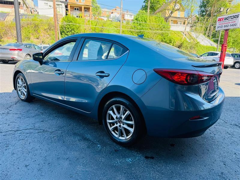 Mazda MAZDA3  2015