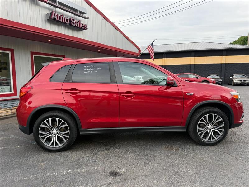 Mitsubishi Outlander Sport  2017