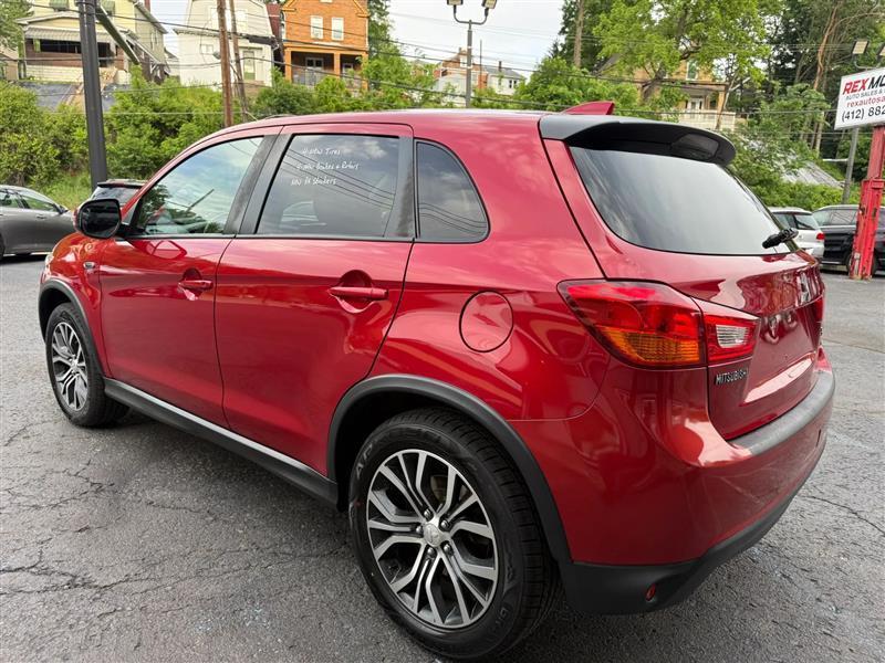 Mitsubishi Outlander Sport  2017