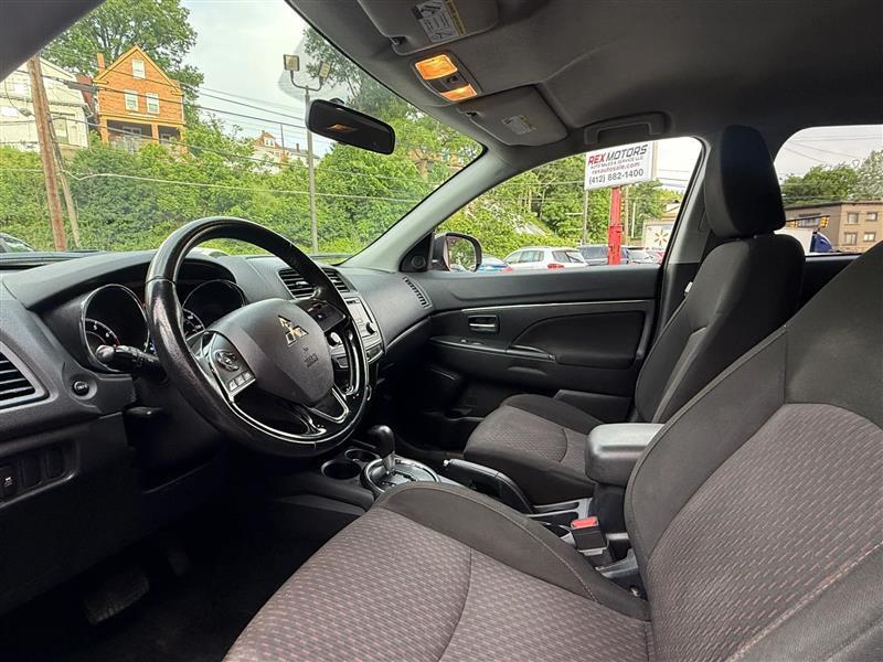 Mitsubishi Outlander Sport  2017