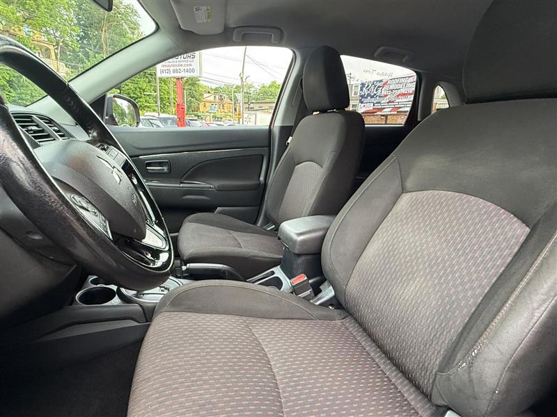 Mitsubishi Outlander Sport  2017