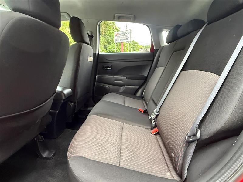 Mitsubishi Outlander Sport  2017