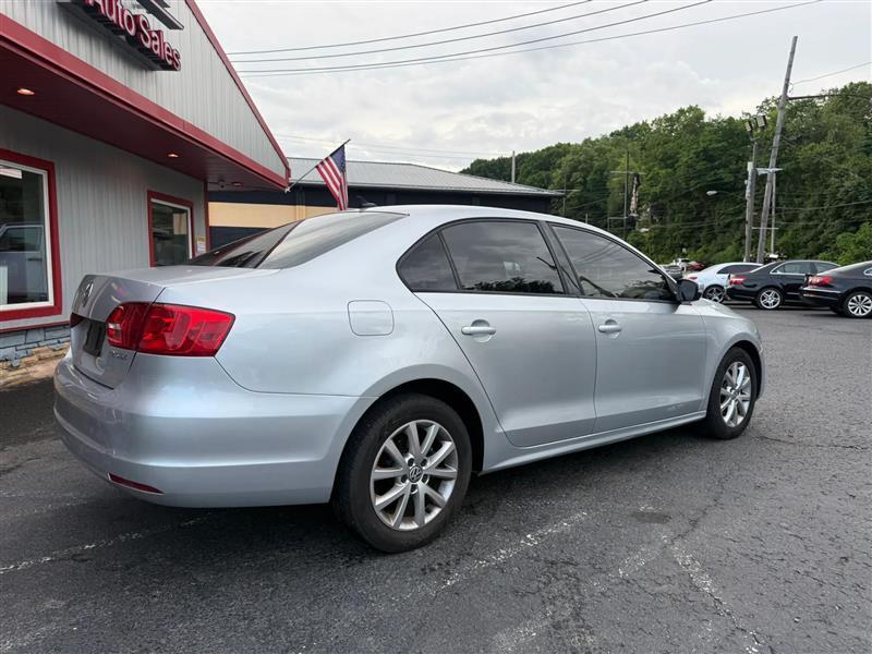 Volkswagen Jetta  2012