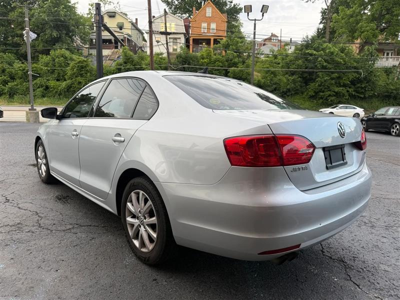Volkswagen Jetta  2012