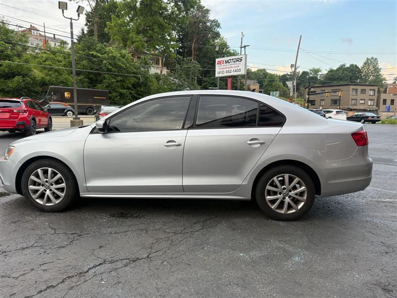 Volkswagen Jetta  2012