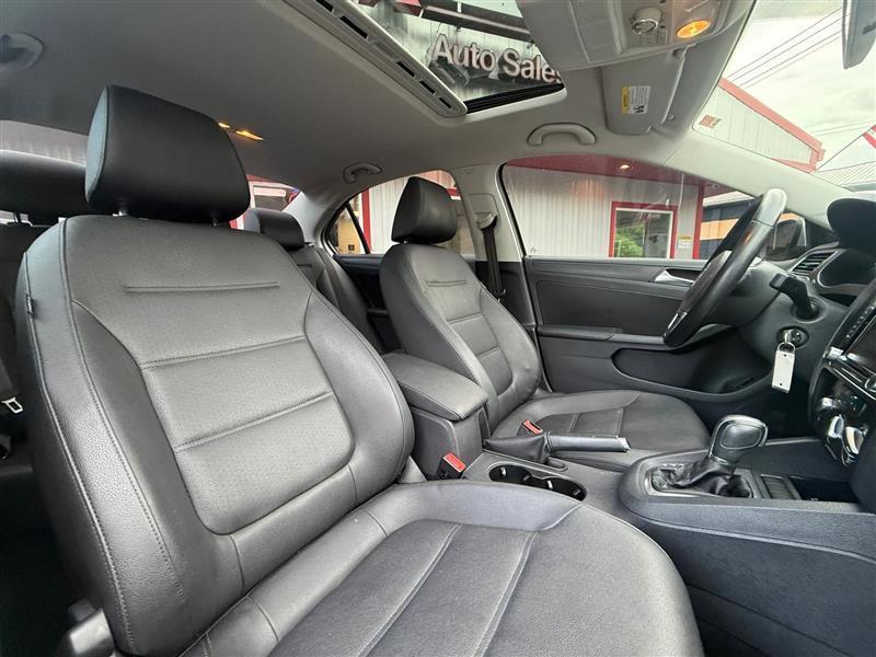 Volkswagen Jetta  2012