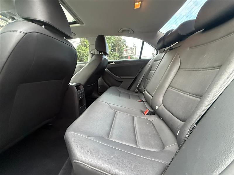 Volkswagen Jetta  2012