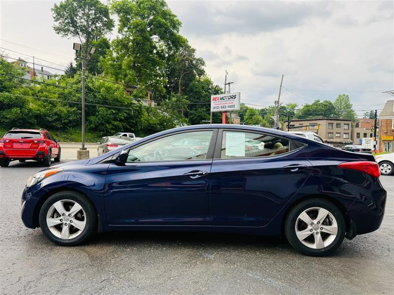 Hyundai Elantra  2013