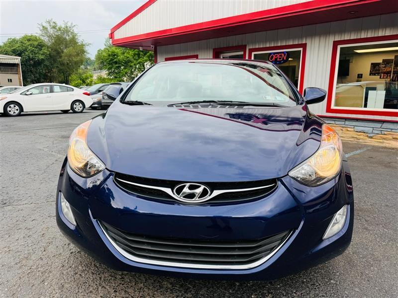 Hyundai Elantra  2013