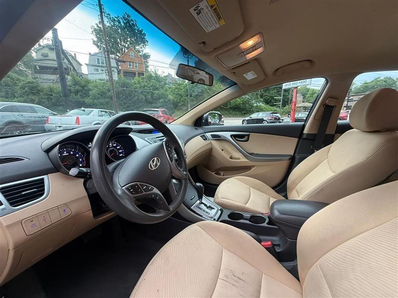 Hyundai Elantra  2013