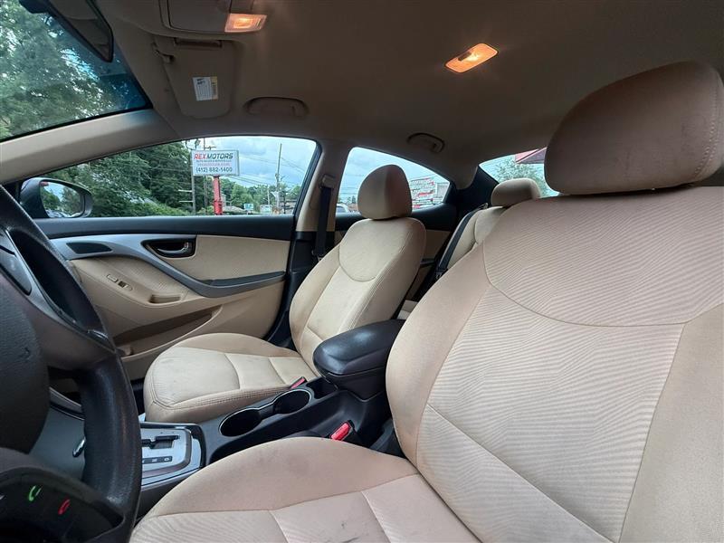 Hyundai Elantra  2013