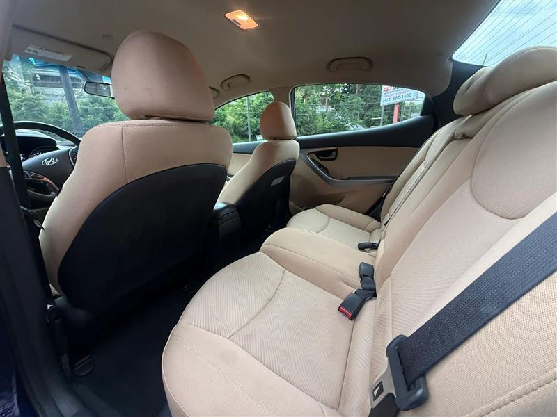 Hyundai Elantra  2013
