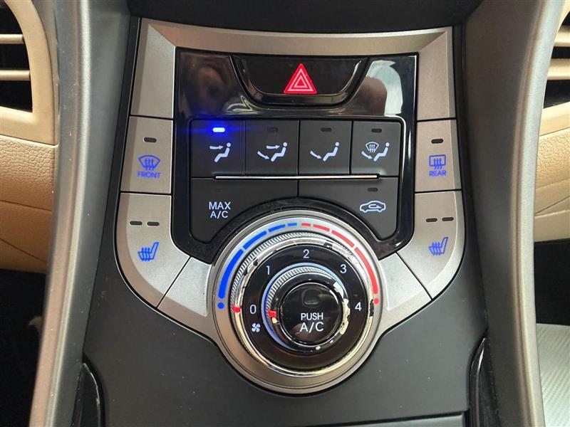 Hyundai Elantra  2013