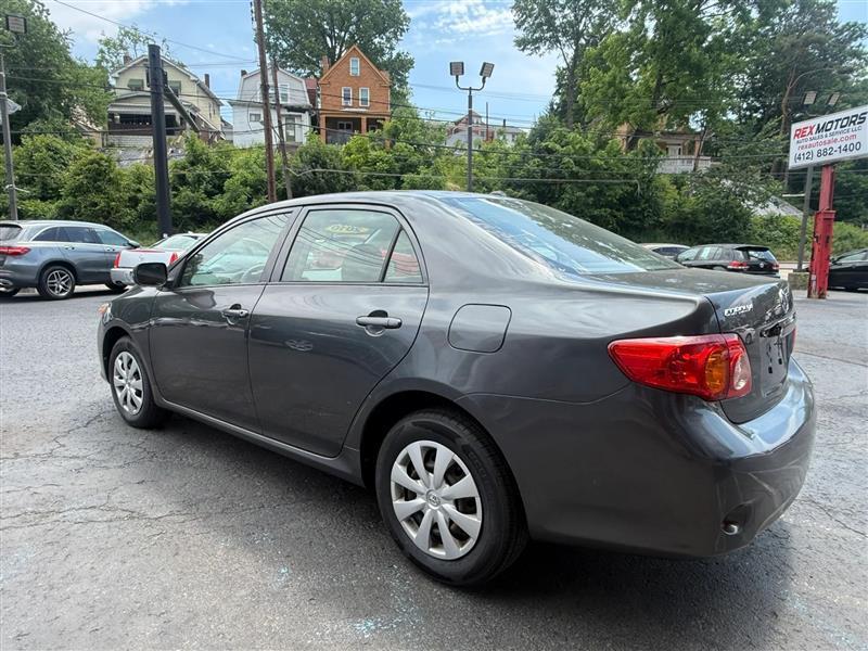 Toyota Corolla  2010