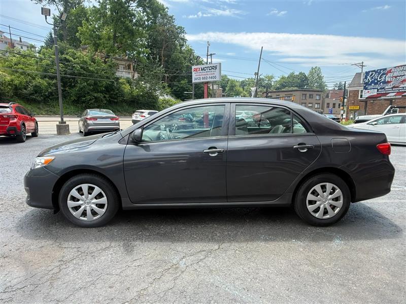 Toyota Corolla  2010