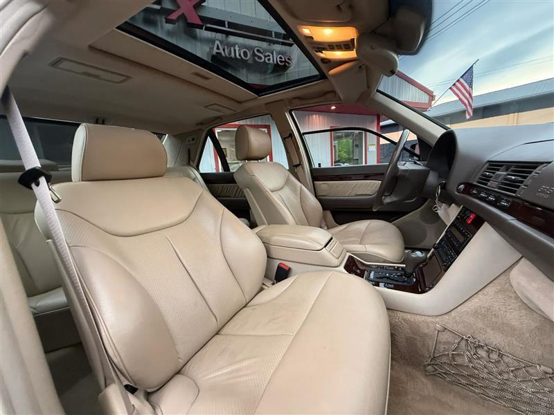Mercedes-Benz S-Class  1997