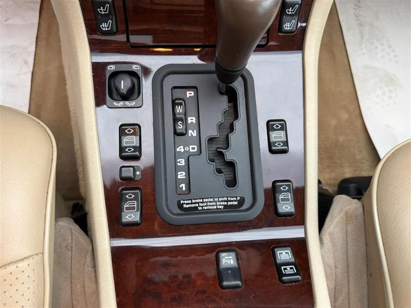 Mercedes-Benz S-Class  1997