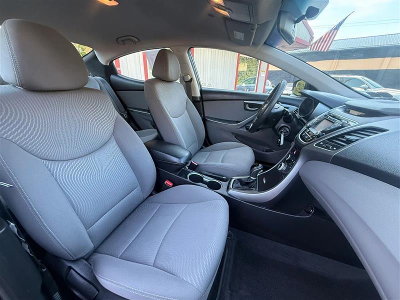 Hyundai Elantra  2016