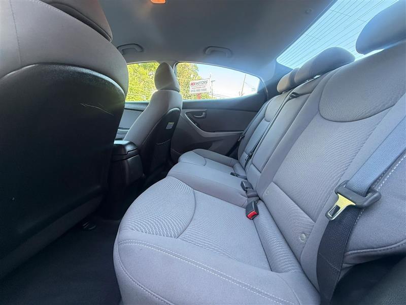 Hyundai Elantra  2016