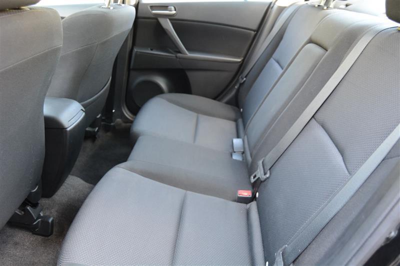 Mazda MAZDA3  2011